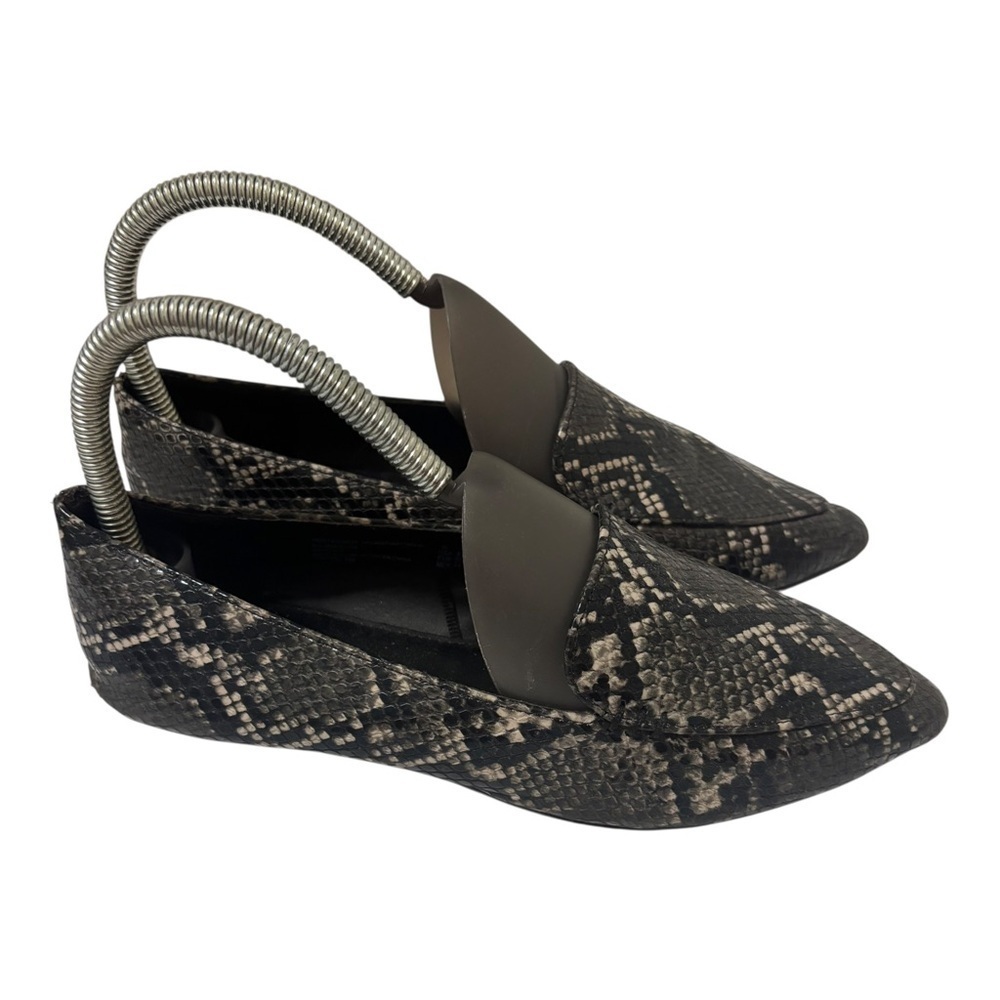 3/$15 time and tru faux gray black  Snake Print point toe Loafers 6W
